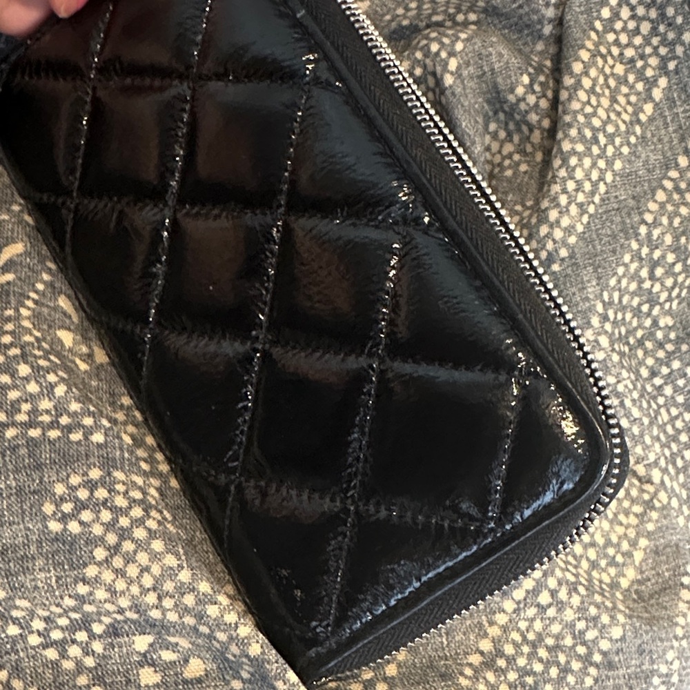 Michael Kors Black Quilted Women's Wallet - Picture 5 of 7